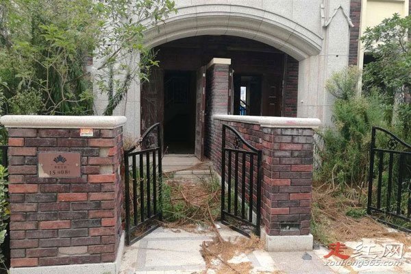 �������¥14��Ĺײ���ô���� �����˱Ƚ϶������