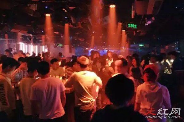 ������ʬ�ź��������� һ����ϲ����ҹ�����Ů����