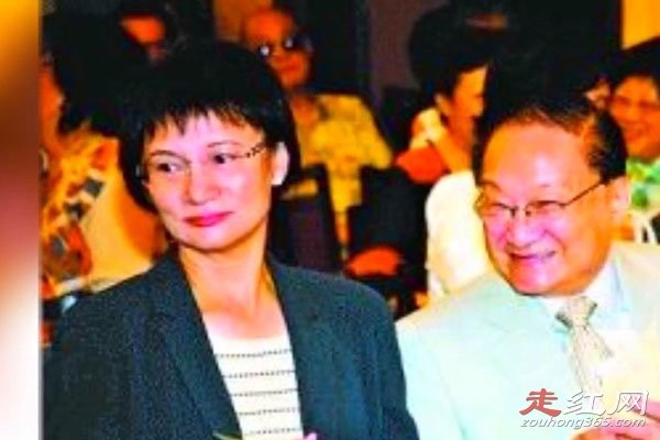 金庸的殉情妻子是谁 他的第三任妻子林怡乐