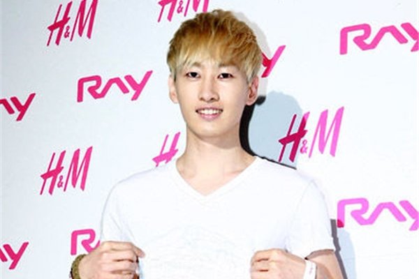 银赫和iu事件照片怎么回事为什么被骂三年