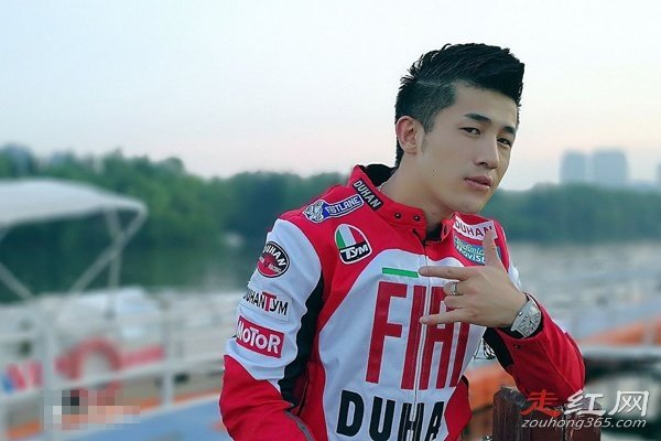 ��С�Ѻ�ʦ��������ô�� ����Ϊɶ��ǩԼ����