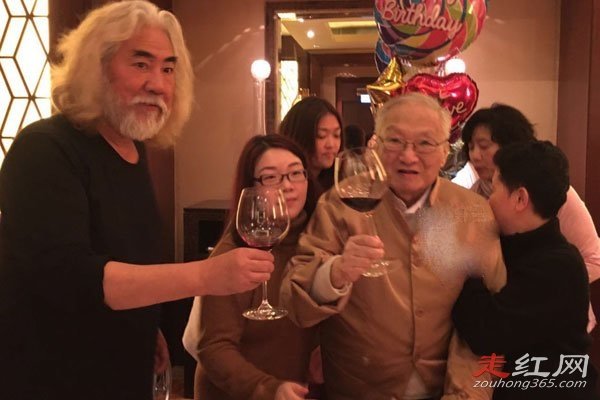 金庸的情感史 第二个妻子是谁