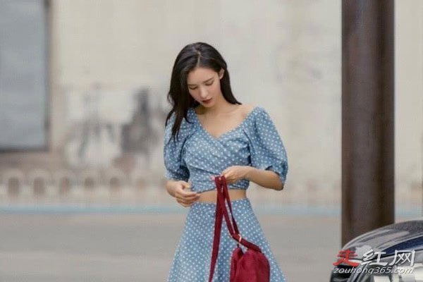 �����ظ������ϼ�������� �������ǳ���֮ǰ����Ƭ���Ա�
