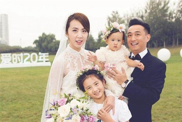 ����Ӣ�ͻ���֮�䵱�굽�׷�����ʲô ����ʲô��ϵ