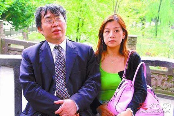 他一生有过三任老婆,并且身份都特别厉害,第一任老婆叫孔祥明是孔子的