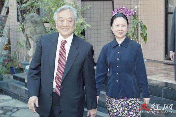 ����С����λʷ�ع� ��ƽ���������������氮��