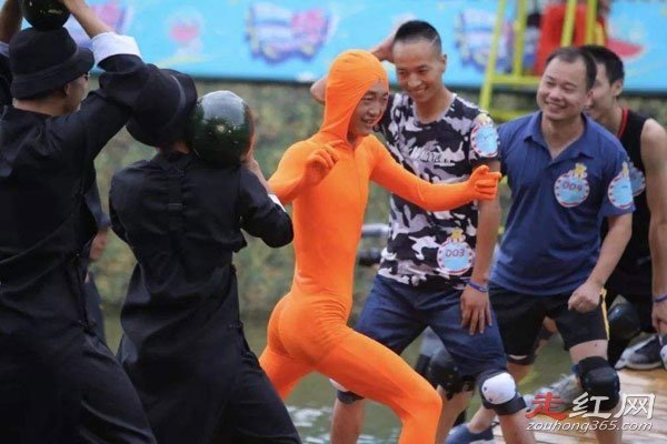 ҡ��Ц����С�������������� ��˭���ݵ�