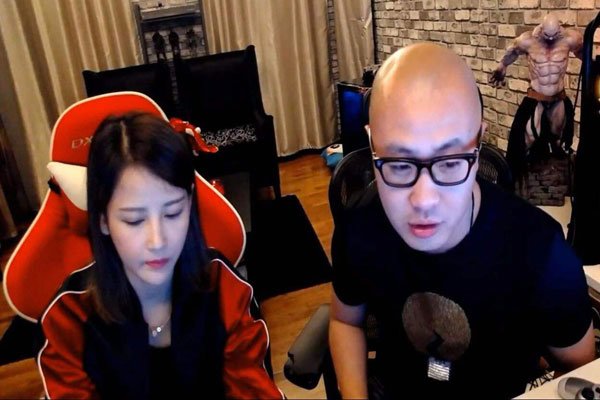 ��ɱ����ô���� ���Ϻ�Ů����ǮСҶ��������ϵ