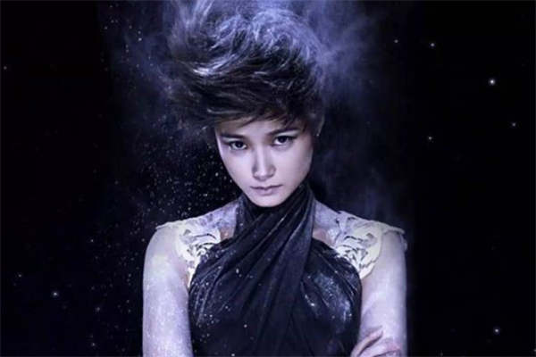 李宇春为啥总是c位 超女中发展最成功的一个