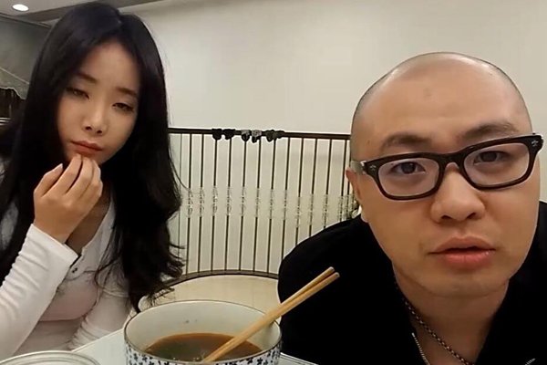 刘杀鸡怎么那么有钱 抬手就是数万元的礼物