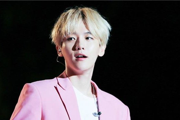 李侑菲踢边伯贤事件怎么回事 用腿磨蹭边伯贤的私密处