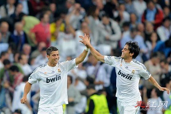 c罗为什么总爱给卡卡传球 因为两人的超然友情