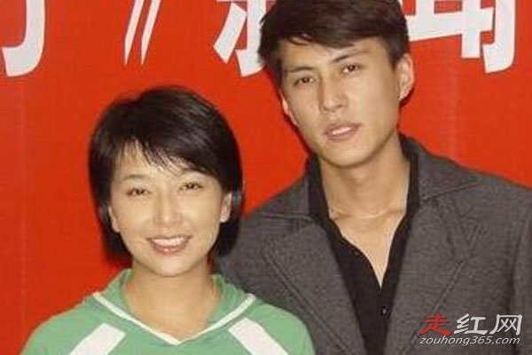江珊现任丈夫结婚照 和靳东在一起同居了五年