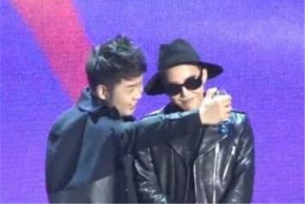 �ź����¹�Ȩ־����Ƶʼĩ �����Լ�����һ��������