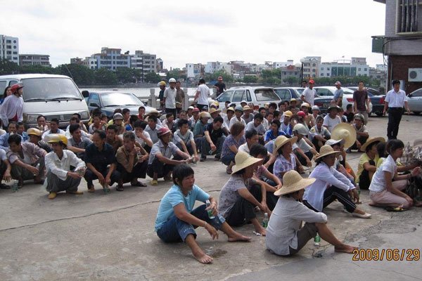 ������èè�¼�����ô���� ��Ӧ�˺ܶ��ΰ���������