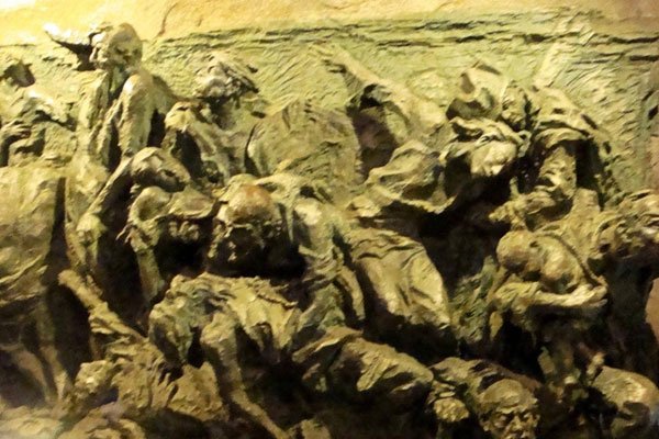 重庆六五隧道大惨案故事很死亡的人身上没有裤子