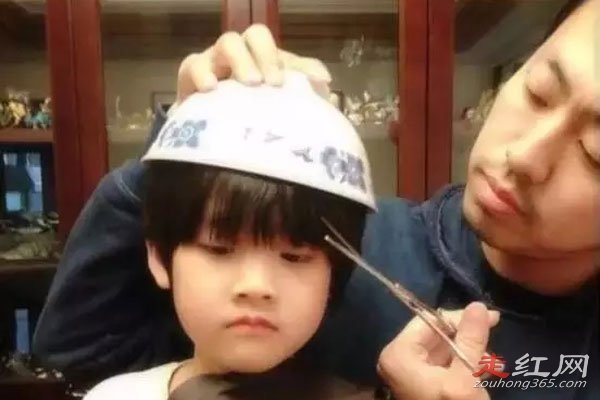 ������ͳ�ȽȽ������� ��������С������Ů��