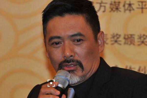 周润发和成龙为什么没合作过 拍电影的重心不一样