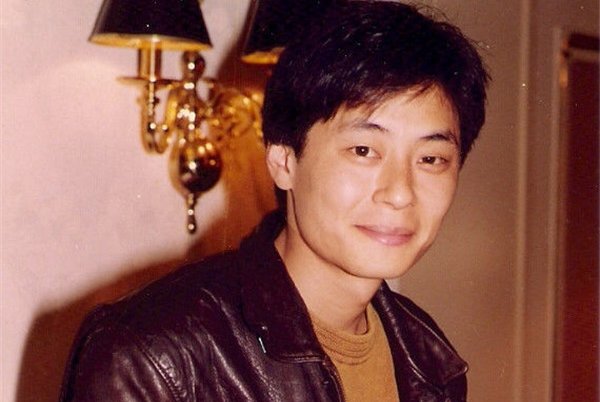 王杰2001被下毒事件害王杰的人是谁2