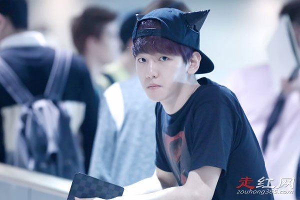 边伯贤金泰妍车内接吻照片 后来什么时候分手的