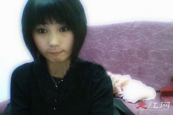 ЦЦѼ���Ż�������ô���� Ů����С���Ǿٱ���