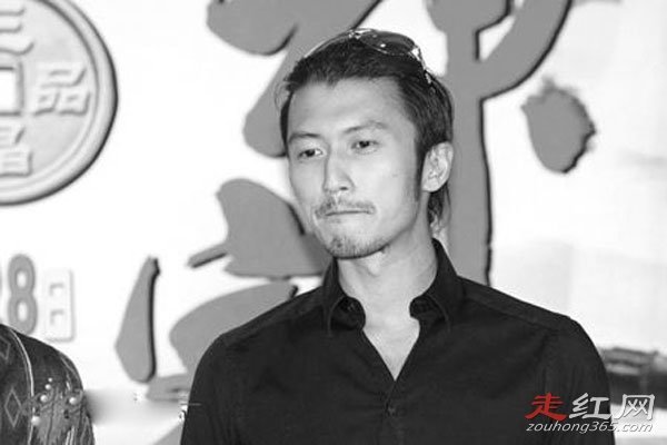 谢霆锋为王菲哭了三次 复合单纯的就是因为爱