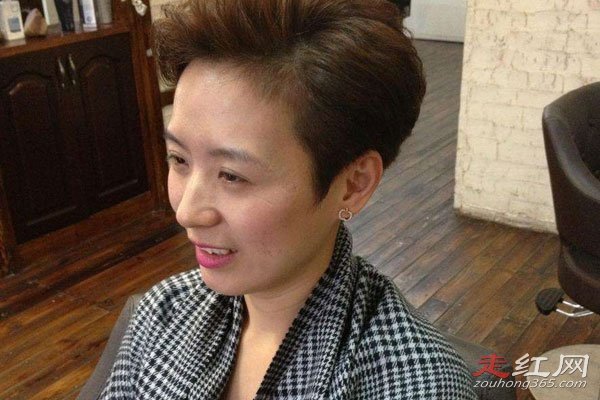 �����ϰ嶡�ڵ�Ů��������˭ ���Ǻ�ϲ��������Ϸ