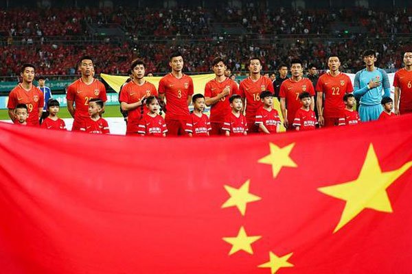 中国国足为什么那么弱 踢足球的孩子非(fēi)常少