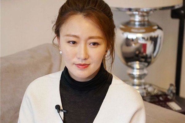 �˳���Ů������ȥ����ҥ ��Ϊһ��С���鱻��������