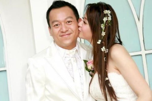 �������Ϲ��ƺ���Ǯ�� ����̥���к�����Ů����