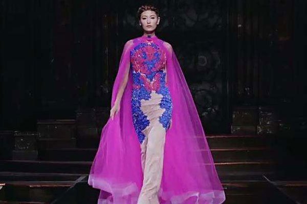 ���������е�Ů�� 19����Գ�һ����׼��Ů��