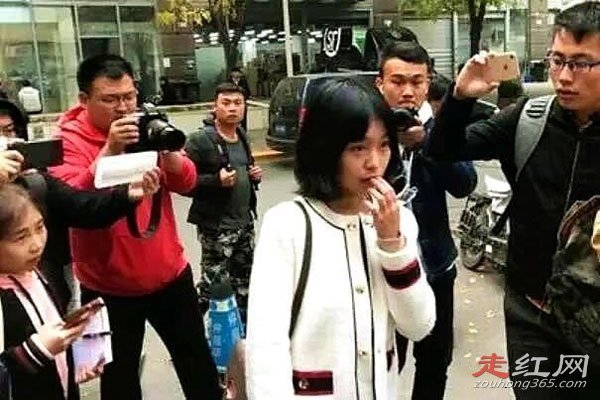 �����Ů���������� ��������Ů������˭