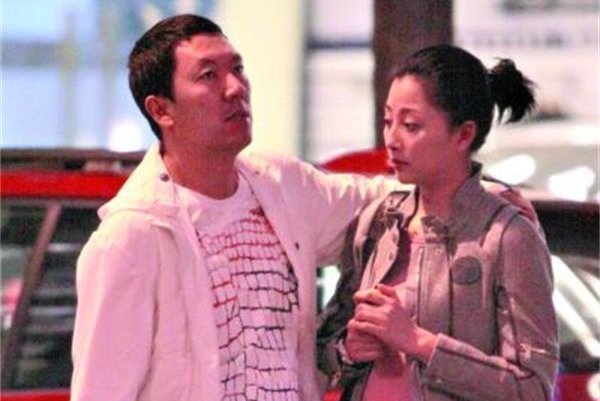 殷桃的现任老公是谁 和第一任丈(zhàng)夫沈俊成为什么离婚