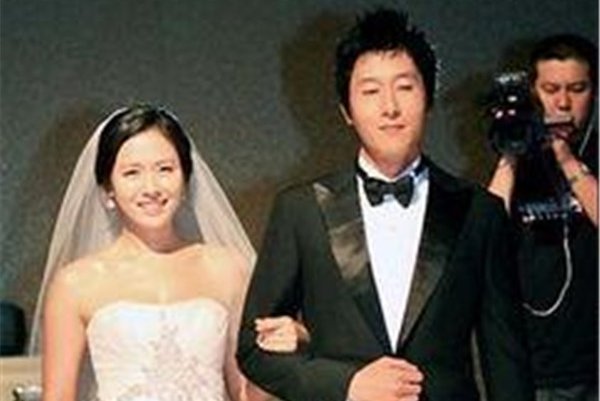郑升妍和宋一国婚纱照(zhào) 老婆是一个法官