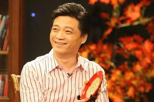 白岩松和崔永元是朋友吗 认清崔永元的嘴脸怎么回事