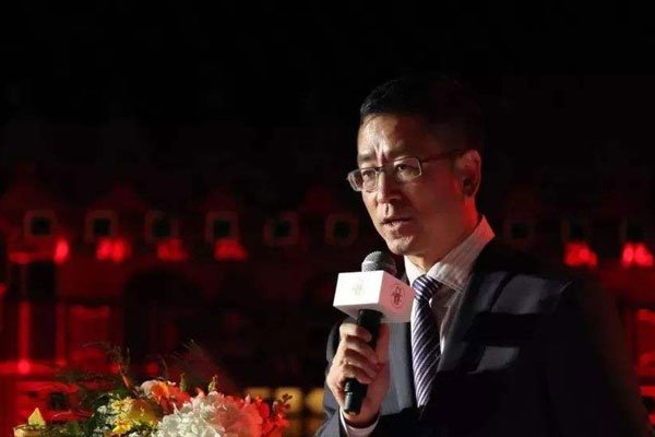 白岩松和崔永元是朋友吗 认清崔永元的嘴脸怎么回事