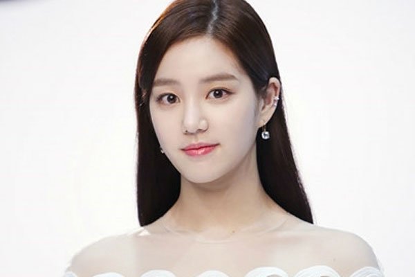 李菲儿在韩国火吗 国内很少提及她的名字