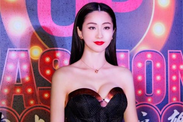 ���༫�ֱ����Ǽ�Ϸ������ ���������ĸ���ɫ