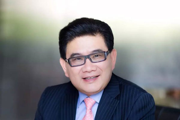 曹可凡为什么不被尊重 跟不同的人不同的面孔