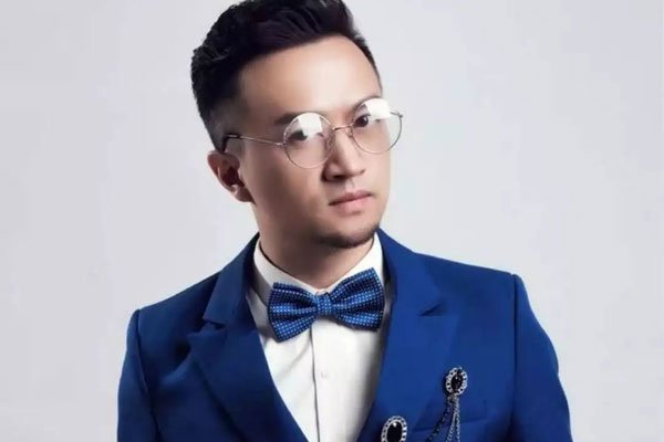 �������������˭ ��С���ӵ���Ҳ�ǵ���