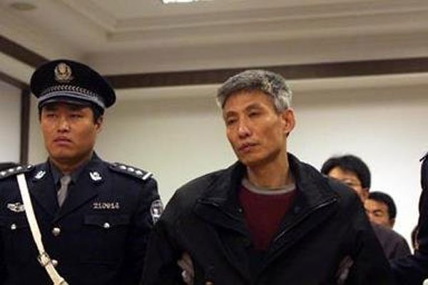 ����ү������ЩŮ�� ������ô���Ǳ�˭���µ�