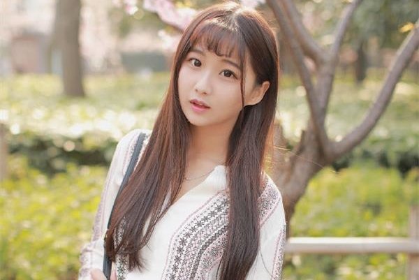 ����������ʲô�� ����ȹ�Ӵ��Ķ̲���¶����׿�