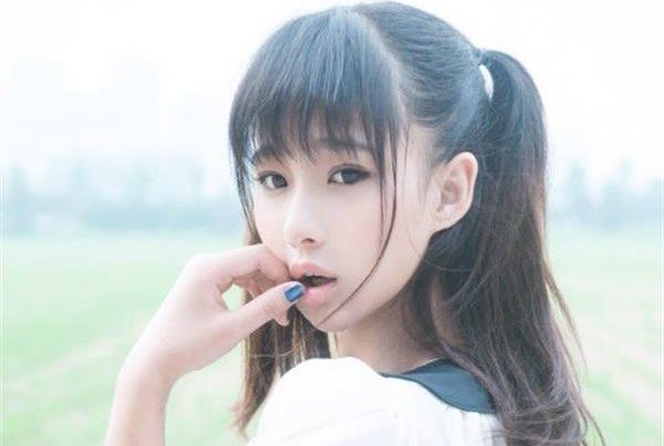 ����������ʲô�� ����ȹ�Ӵ��Ķ̲���¶����׿�