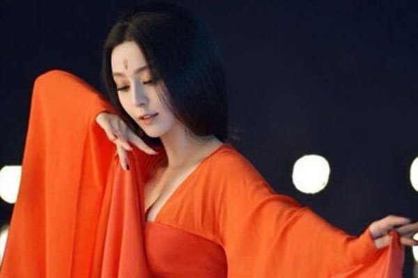 玄学家推算范冰冰前世 今世命犯桃花很难修成正果