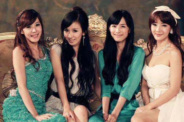 �������������˭��ɫ �����ڰ��鹫Ԣ��Ϸ��