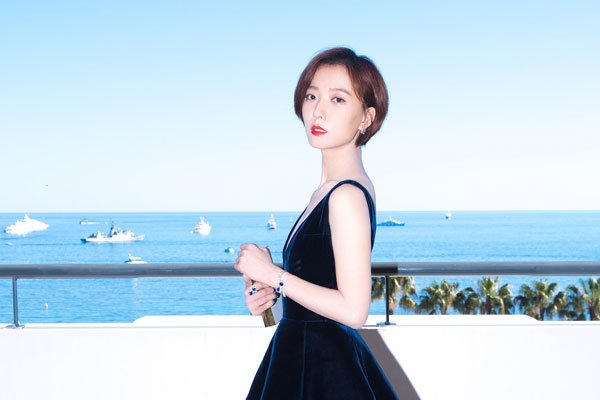 �������������˭��ɫ �����ڰ��鹫Ԣ��Ϸ��