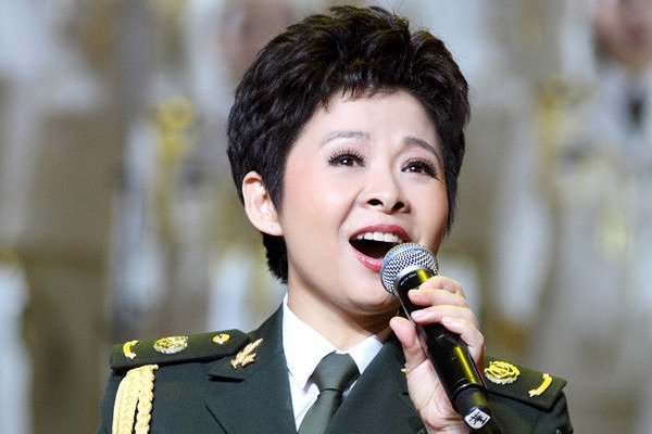 董文华经历了什么 她和赖昌星什么关系