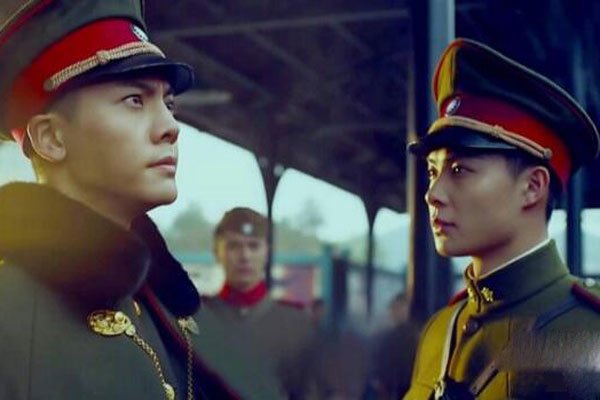 张铭恩撞伤陈伟霆事件是什么 对摩托车使用不熟练