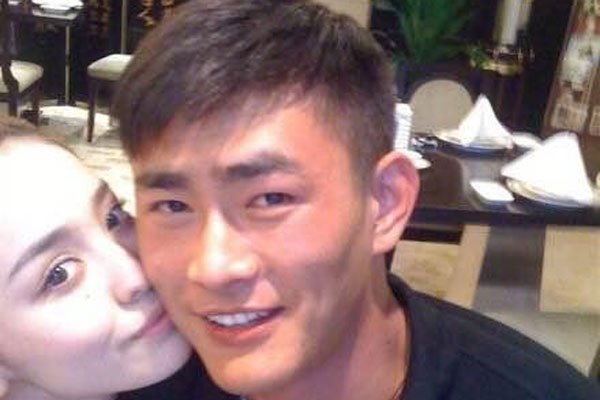 古力娜扎遭遇了潜规则? 和前男友的亲密照而已