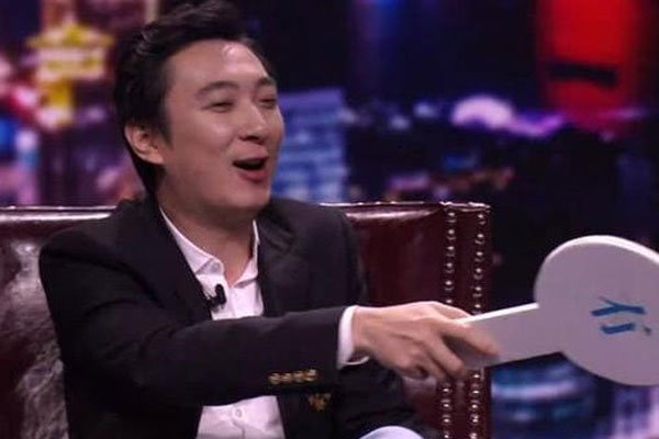 揍王思聪脑袋缝六针的人是谁 一起吃饭不是普通人